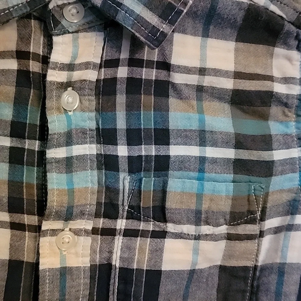 Children's Place boys, plaid, buttondown, long sleeved shirt. Size M 7/8.